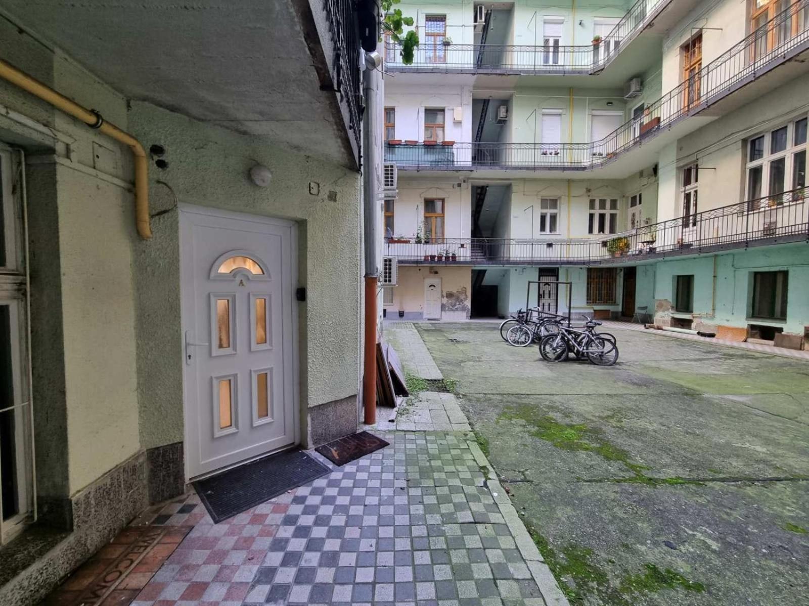 Cozy Family Apartment In ブダペスト エクステリア 写真